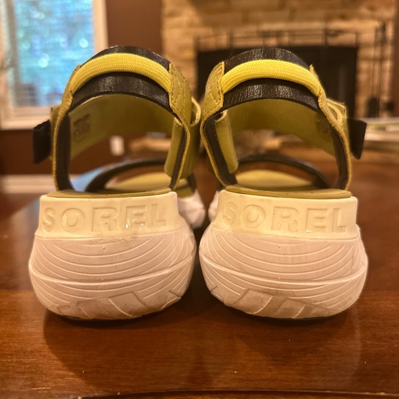 SOREL Wedge Sandals. - Picture 3 of 4